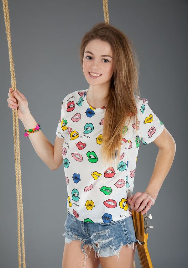 Инна, 23 года, 10 размер груди